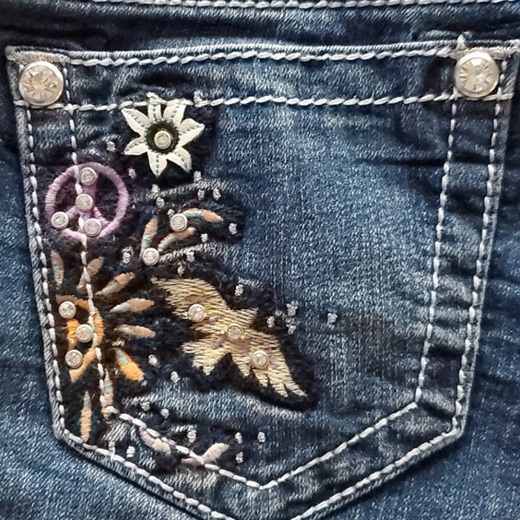 Super Cute Miss Me Shorts - Picture 3 of 8